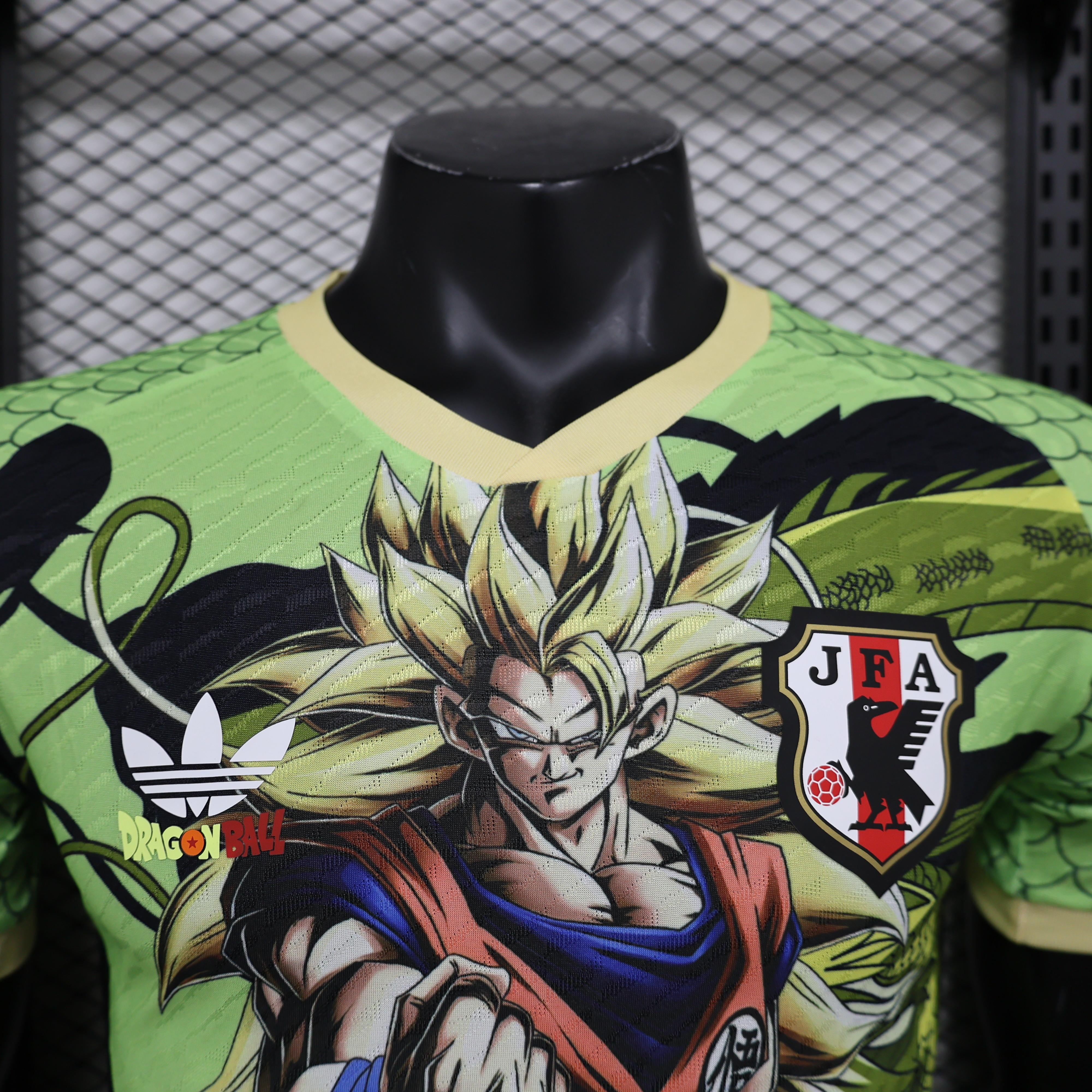 Japan „Grüner Dragon Ball“ Sondertrikot