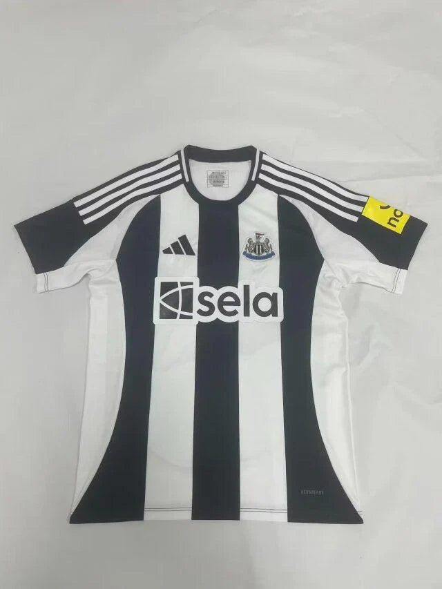 Kit casa Newcastle United 2024/2025
