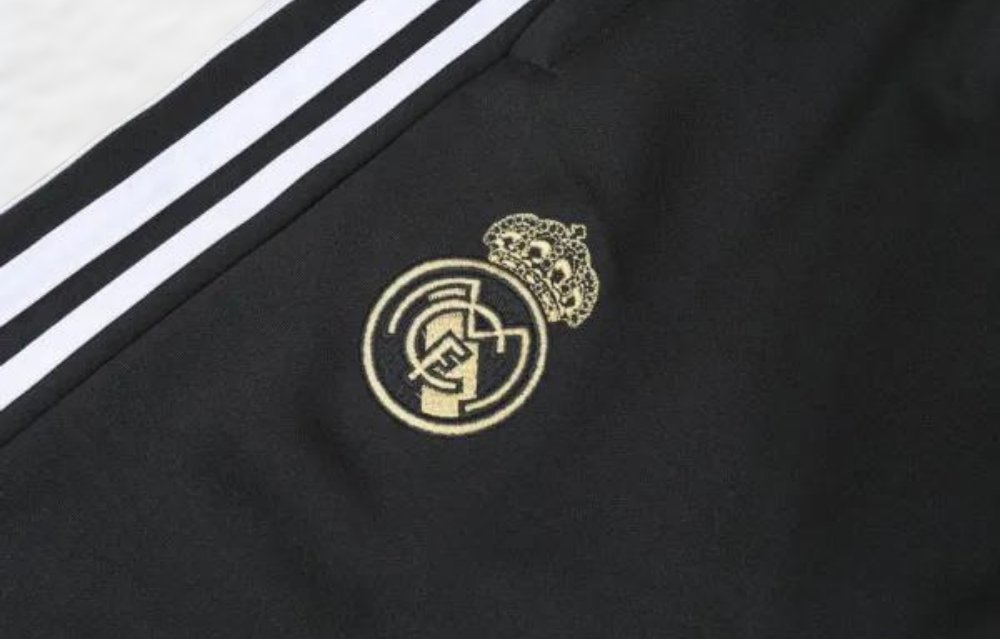 REAL MADRID SCHWARZER DRACHEN TRAININGSANZUG